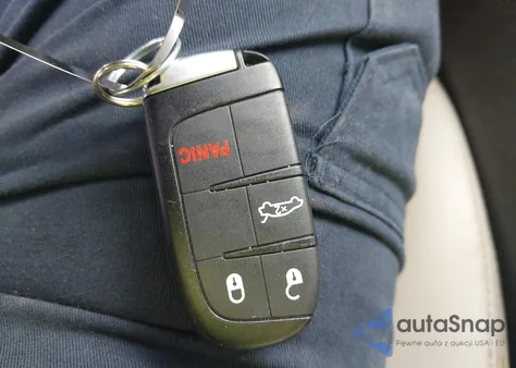 2015 Chrysler 300 Limited z USA, uszkodzony, nr VIN 2C3CCAAG1FH772991